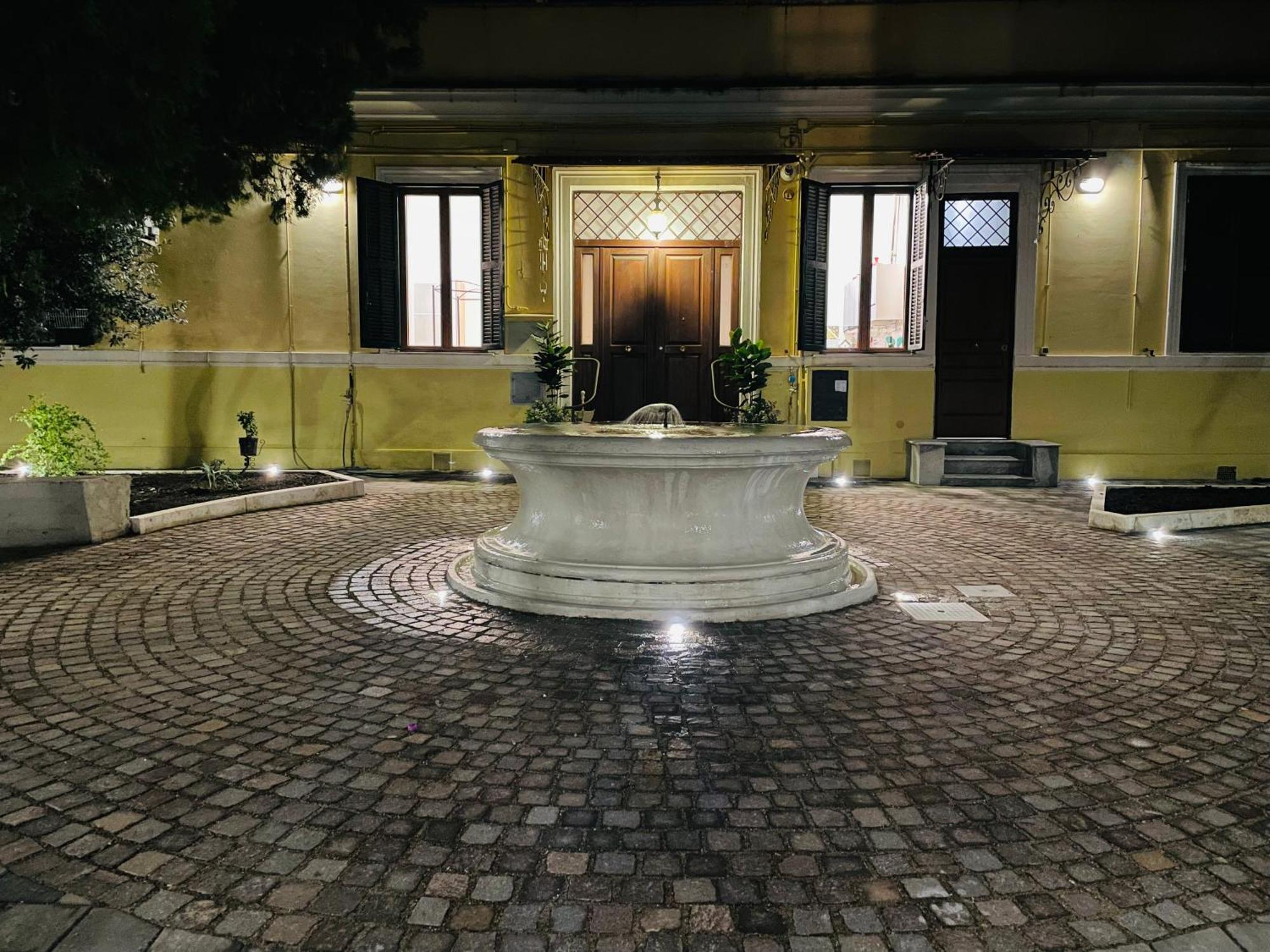 Colosseum-Apartments Rome Bagian luar foto