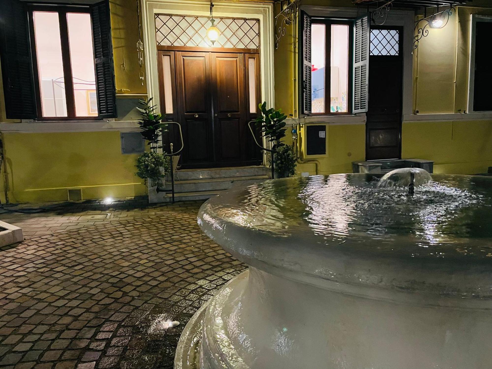 Colosseum-Apartments Rome Bagian luar foto