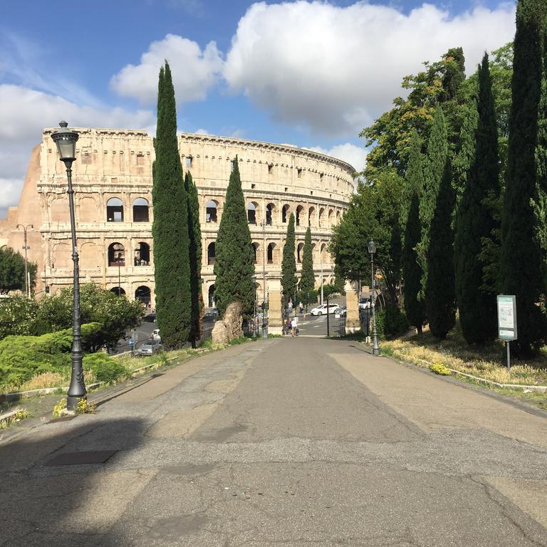 Colosseum-Apartments Rome Bagian luar foto
