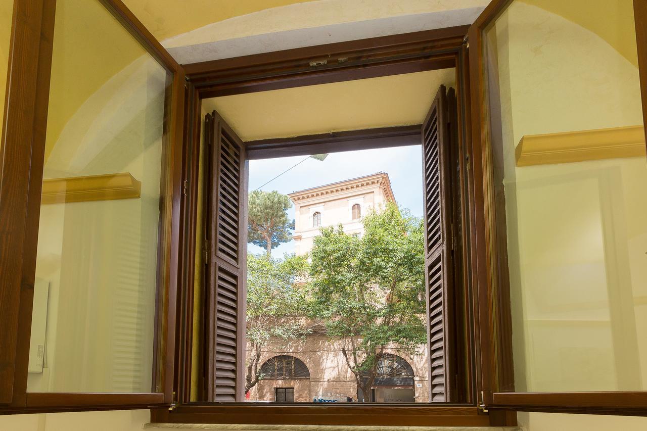 Colosseum-Apartments Rome Bagian luar foto